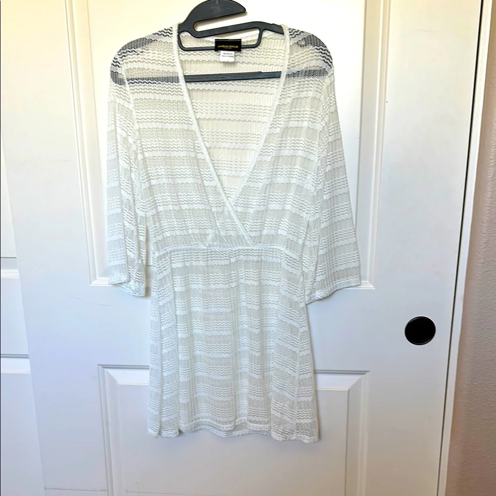 NWOT White Cover-Up by Jordan Taylor- S - Picture 1 of 3